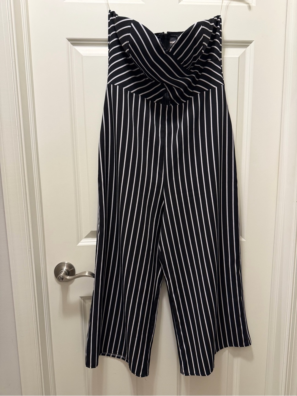 EUC Fashion Nova strapless wide leg jumpsuit. Size L.